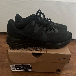 Nike Revolution 6 Running Big Kids BRAND NEW